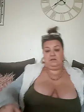 Snapshot of Nova-iswiserx chatting on March 4, 2026, 10:34 am Nova-iswiserx online show from March 4, 2026, 10:34 am