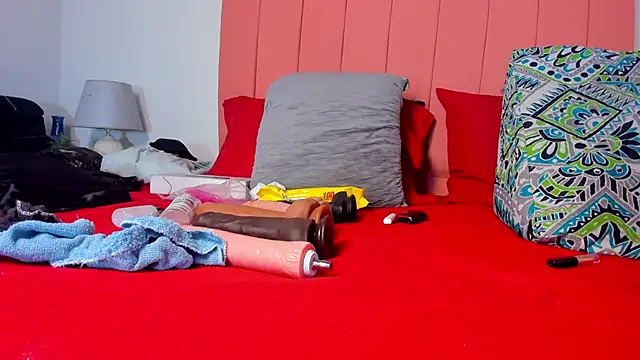 rose thompson19 online show from February 13, 2026, 7:03 pm