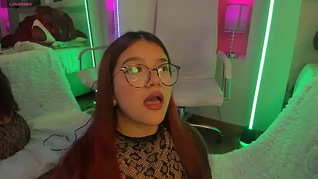 Snapshot of Rosy_Sweet chatting on February 17, 2026, 12:13 pm Rosy Sweet online show from February 17, 2026, 12:13 pm