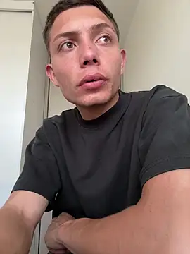 santiObrero online show from April 8, 2026, 9:16 pm