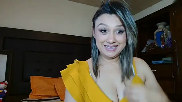 aitanalove  online show from May 27, 2026, 10:06 pm