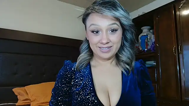 aitanalove  online show from May 12, 2026, 3:29 pm