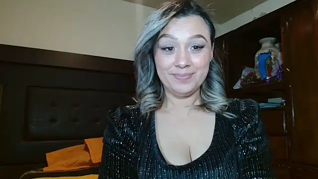 aitanalove  online show from May 19, 2026, 1:56 am