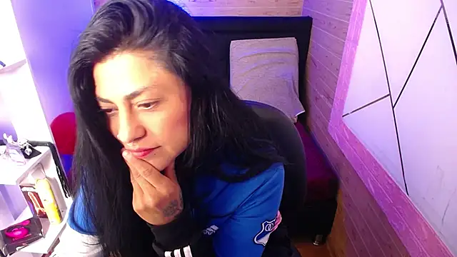 clara luna online show from March 30, 2026, 10:44 pm