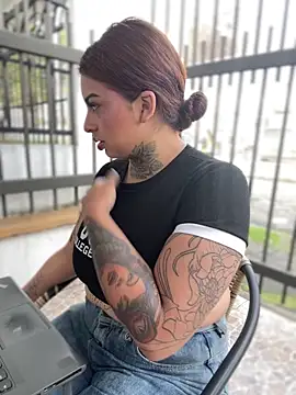 Snapshot of EmilyMoore_Pink chatting on March 2, 2026, 12:45 pm EmilyMoore Pink online show from March 2, 2026, 12:45 pm