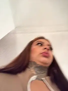 Snapshot of EmilyMoore_Pink chatting on February 10, 2026, 7:02 pm EmilyMoore Pink online show from February 10, 2026, 7:02 pm