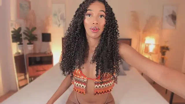 Snapshot of KaryMooon chatting on February 5, 2026, 10:49 pm KaryMooon online show from February 5, 2026, 10:49 pm