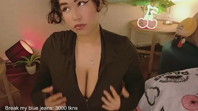 Maya house online show from April 15, 2026, 4:40 am