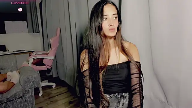 VictoriaHoneyy online show from May 5, 2026, 1:41 am