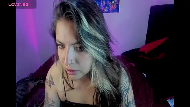 Snapshot of lunaa_rayy420 chatting on June 21, 2026, 5:35 am lunaa rayy420 online show from June 21, 2026, 5:35 am