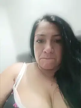 Katysaez online show from June 2, 2026, 4:34 am