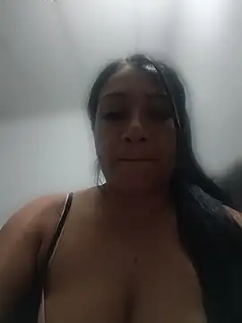 Katysaez online show from June 12, 2026, 5:16 am