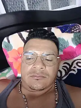 Snapshot of Morenoblasquez chatting on June 20, 2026, 2:38 am Morenoblasquez online show from June 20, 2026, 2:38 am