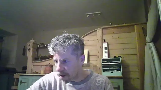 chiichii23 online show from November 7, 2025, 10:46 pm