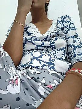 Cute-Natashaa online show from May 4, 2026, 12:08 pm