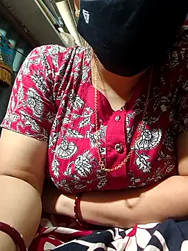 Snapshot of diyabannerjee chatting on February 28, 2026, 3:28 am diyabannerjee online show from February 28, 2026, 3:28 am