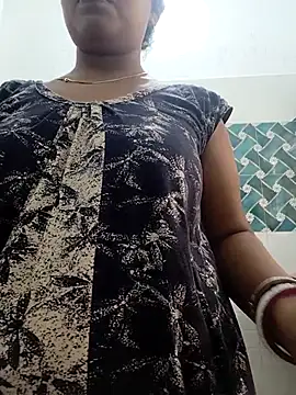 Hot-Tinaa online show from April 25, 2026, 3:53 am