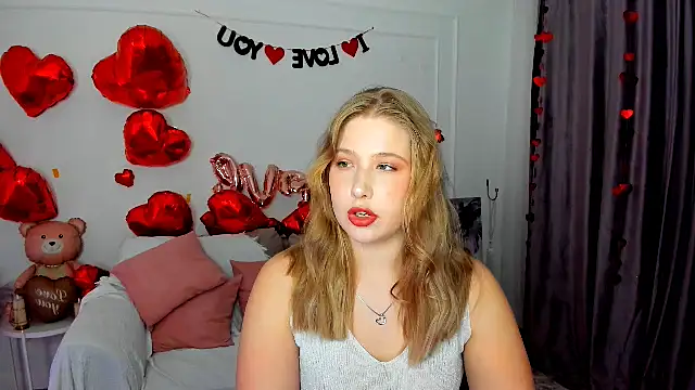 SweetDaylight online show from February 3, 2026, 7:41 pm