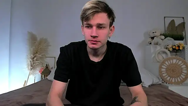 Snapshot of Volan_Starts chatting on February 21, 2026, 4:14 am Volan Starts online show from February 21, 2026, 4:14 am