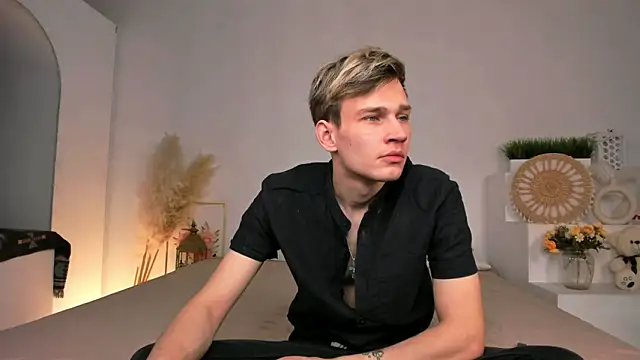 Snapshot of Volan_Starts chatting on February 7, 2026, 4:09 am Volan Starts online show from February 7, 2026, 4:09 am