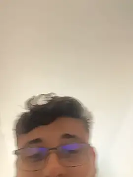 peuba12 online show from April 29, 2026, 1:37 pm