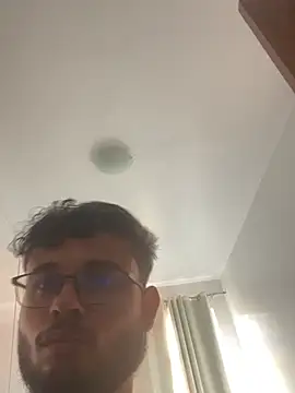 peuba12 online show from March 9, 2026, 12:41 pm