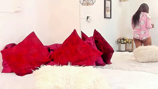 annarosse  online show from March 12, 2026, 12:09 pm