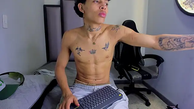 Dogan Renzo0 online show from February 26, 2026, 11:49 pm