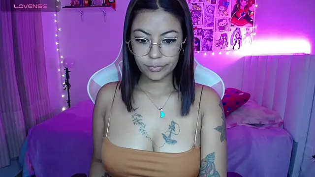 Snapshot of Danna_Soffia chatting on March 3, 2026, 11:45 pm Danna Soffia online show from March 3, 2026, 11:45 pm