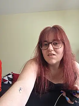 Snapshot of Ashlovescannabis chatting on June 5, 2026, 4:24 pm Ashlovescannabis online show from June 5, 2026, 4:24 pm