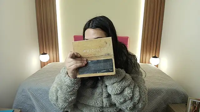 Snapshot of IvonneRoss_ chatting on May 22, 2026, 12:14 pm IvonneRoss online show from May 22, 2026, 12:14 pm