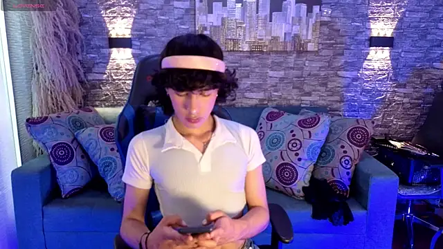 santii foxs online show from January 17, 2026, 12:53 pm