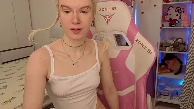 Snapshot of Mia_WaterFall chatting on February 25, 2026, 3:18 am Mia WaterFall online show from February 25, 2026, 3:18 am