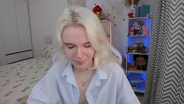 Snapshot of Mia_WaterFall chatting on February 18, 2026, 3:48 am Mia WaterFall online show from February 18, 2026, 3:48 am