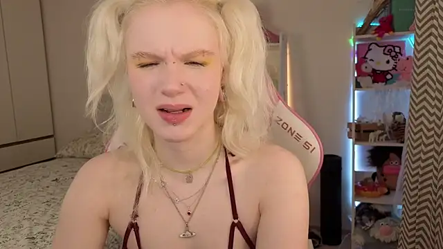 Mia WaterFall online show from March 24, 2026, 3:28 am