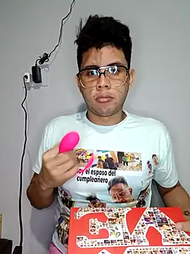 ClarkAndBruno online show from April 8, 2026, 4:03 am