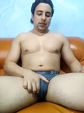 Snapshot of AxelWhitte chatting on February 23, 2026, 6:08 pm AxelWhitte online show from February 23, 2026, 6:08 pm