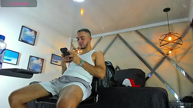 Dusan Grey77 online show from February 3, 2026, 4:21 am