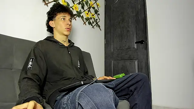 Maxxx bigcockx online show from March 18, 2026, 4:15 am