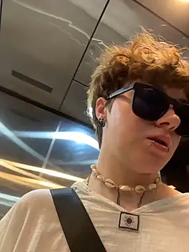 Snapshot of IceMur chatting on March 2, 2026, 7:15 am IceMur online show from March 2, 2026, 7:15 am