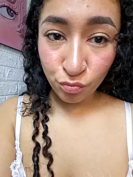 Snapshot of Dany_Moon_ chatting on February 24, 2026, 3:29 am Dany Moon online show from February 24, 2026, 3:29 am