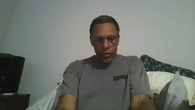 swimmer2496 online show from April 24, 2026, 1:51 am