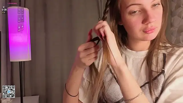 Snapshot of ShaeHeeter chatting on February 2, 2026, 4:11 am ShaeHeeter online show from February 2, 2026, 4:11 am