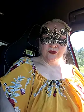 MaskedQueen77 online show from May 25, 2026, 11:20 am