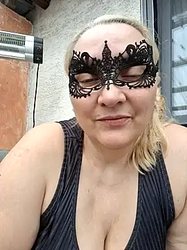 MaskedQueen77 online show from June 20, 2026, 8:52 am
