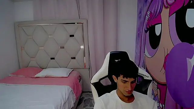 Akyra latinn online show from February 4, 2026, 1:28 pm