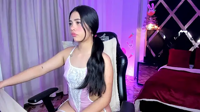 Lucia 24x online show from April 2, 2026, 11:11 pm