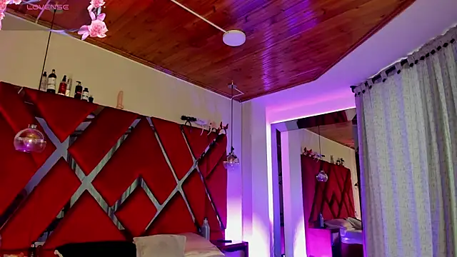 Lucia 24x online show from March 6, 2026, 12:11 pm