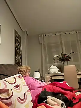 Snapshot of solsit1990 chatting on April 8, 2026, 9:49 pm solsit1990 online show from April 8, 2026, 9:49 pm