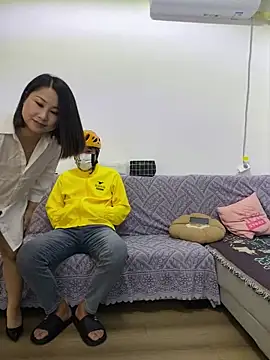 xiaotiantian-10 online show from April 19, 2026, 7:20 am